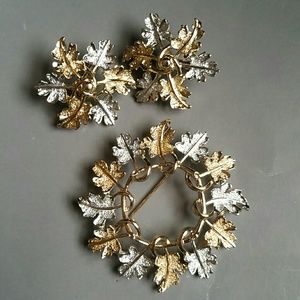 Vintage signed Sarah Coventry pin and earrings set